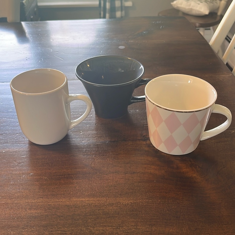 Bundle miscellaneous coffee mugs